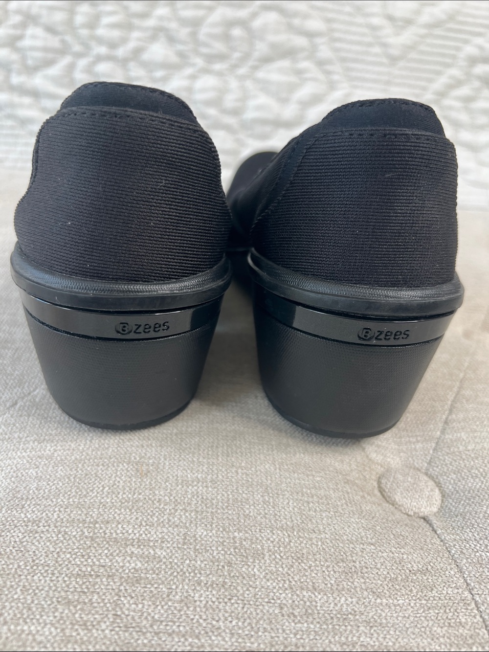 NWOT Bzees Treasure Slip On Casual Black Pumps Heels Comfort Shoes - Picture 6 of 9